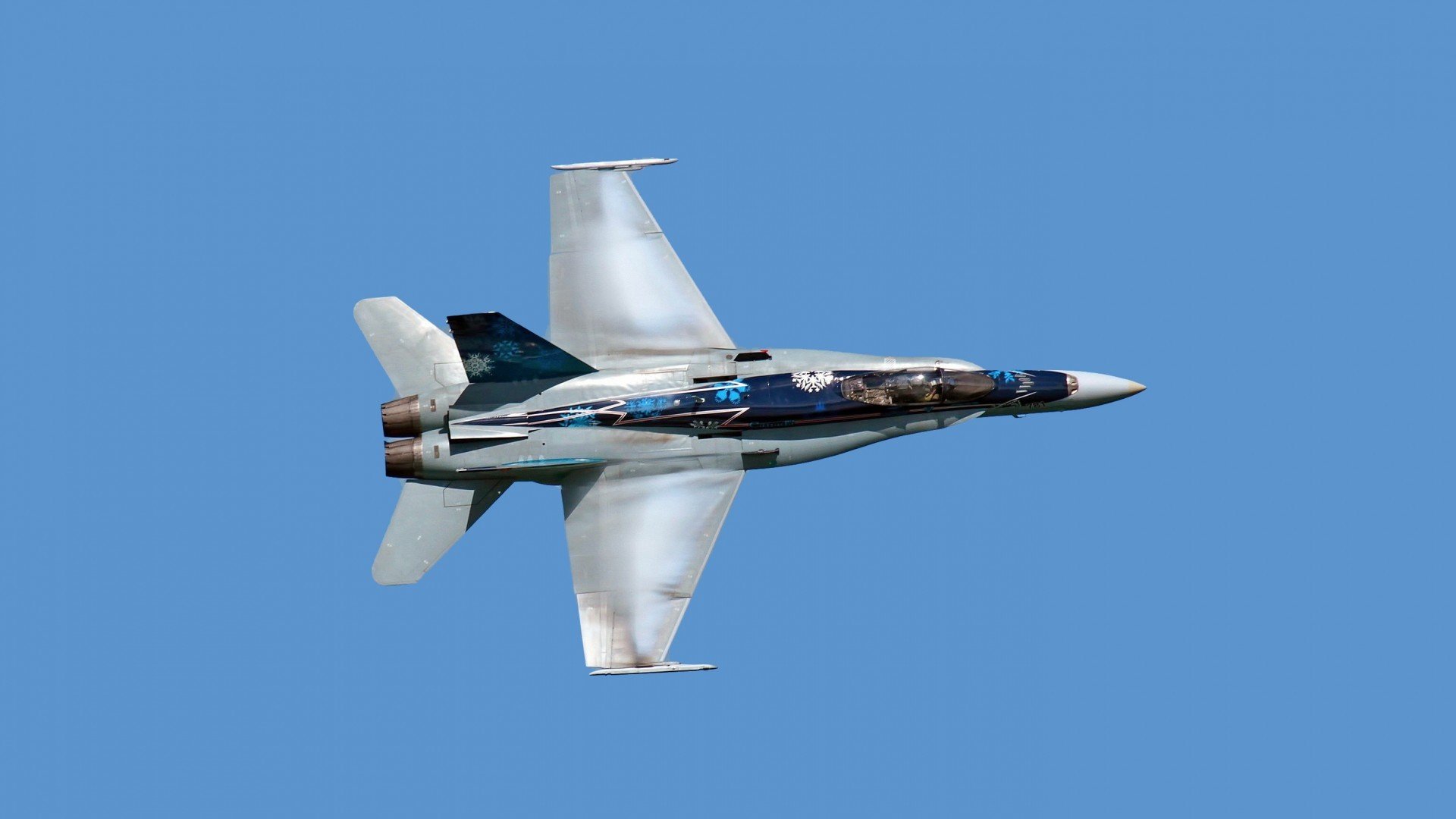 周泓余在女子围棋名人战中表现出色，晋级8强，中国女子围棋名人战周泓余