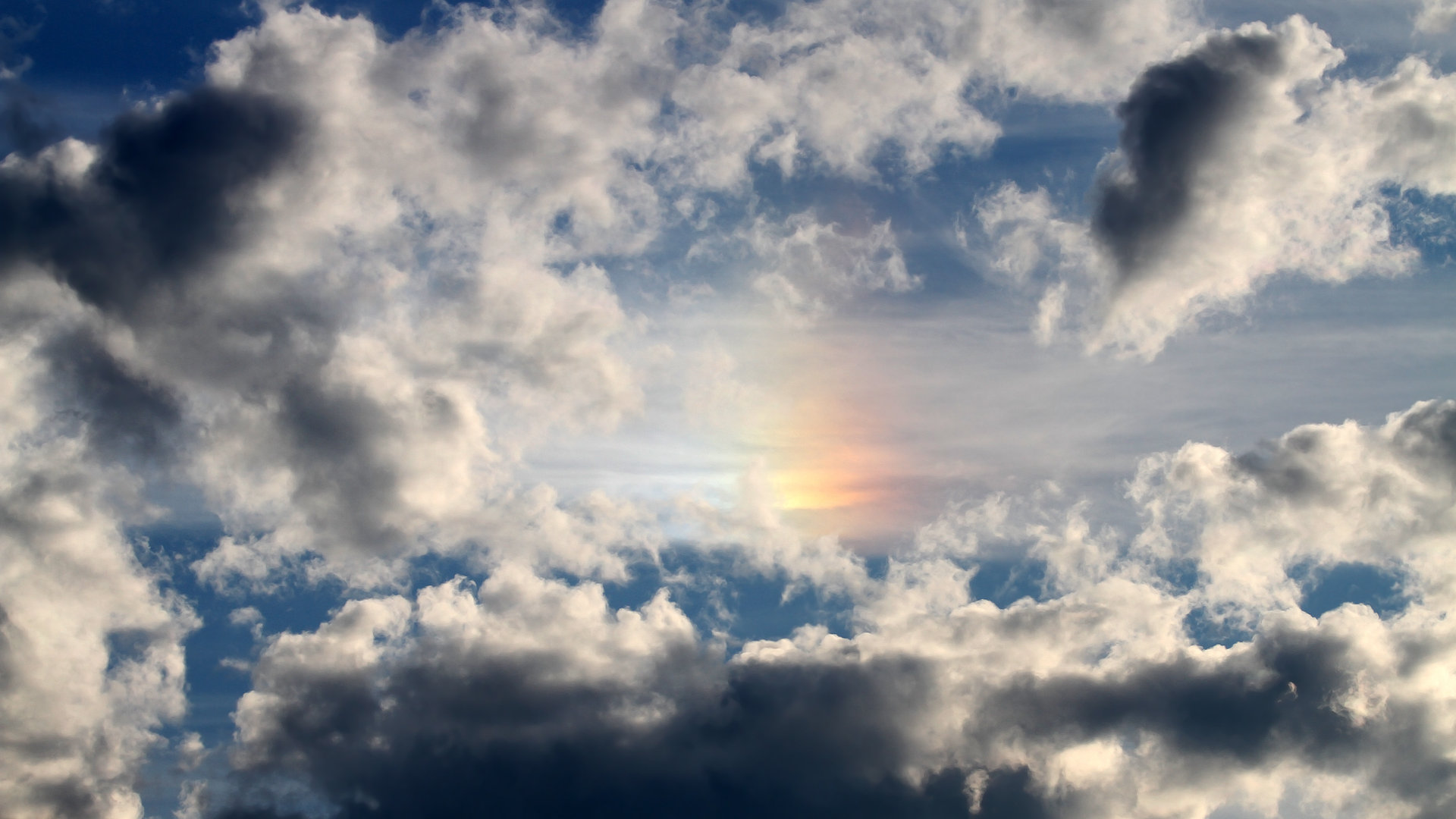 爱游戏品牌互动-掘金翻盘热火，约基奇三双统治禁区，约基奇砍下27分11助 掘金5人得分上双